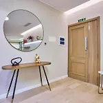 Two-bedroom In Historic *