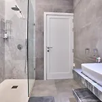 Two-bedroom In Historic *
