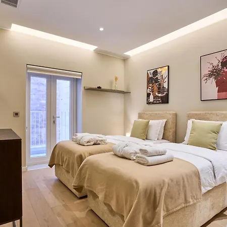 Apartment Modern Two Bedroom In *