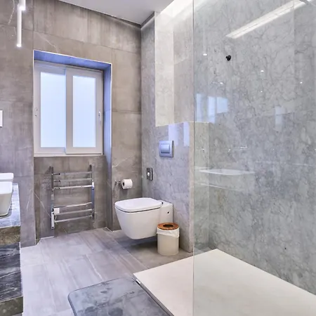 Apartman Modern Two Bedroom In *