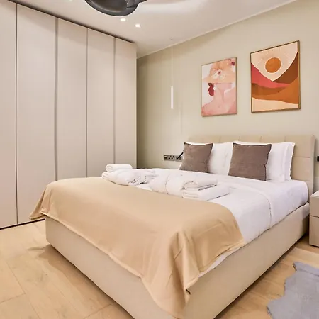 Modern Two Bedroom In Apartman *