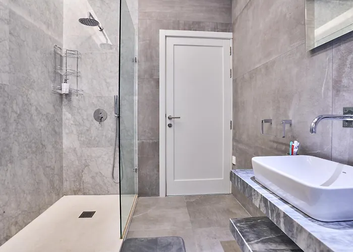 Modern Two Bedroom In *